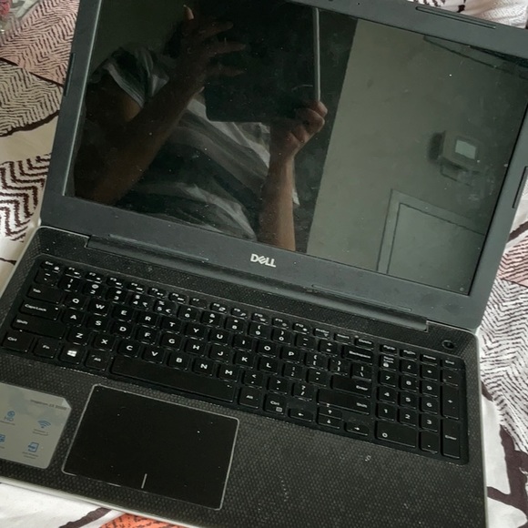 Dell laptop - Picture 2 of 4